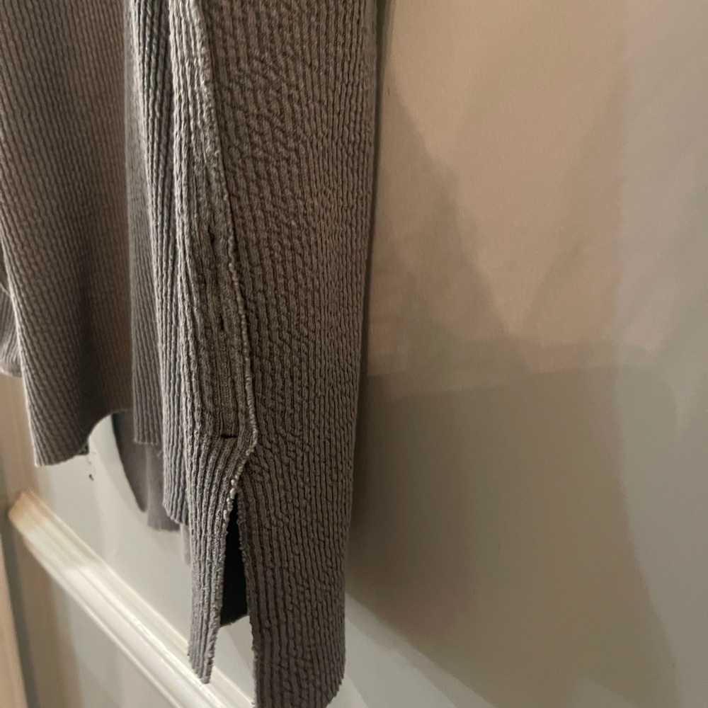 Aerie Sweater/ Sweatshirt Ribbed Raw Hem Side Slit Smoke Grey XS Oversized - Picture 8 of 9
